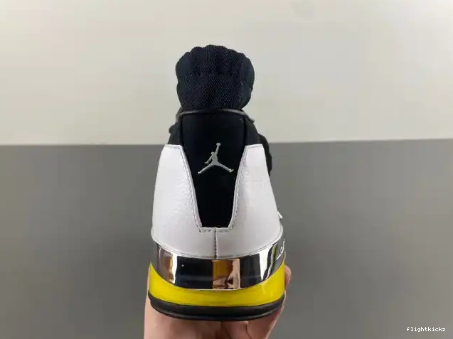 Low 17 Air Jordan FJ0395-100 Lightning 0620